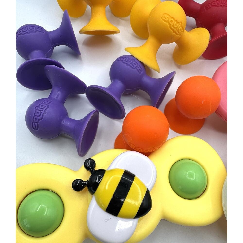 Fat Brain Toys Whirly Squigz Suction Little Brainies Suckers Lot of 25 - Picture 2 of 11